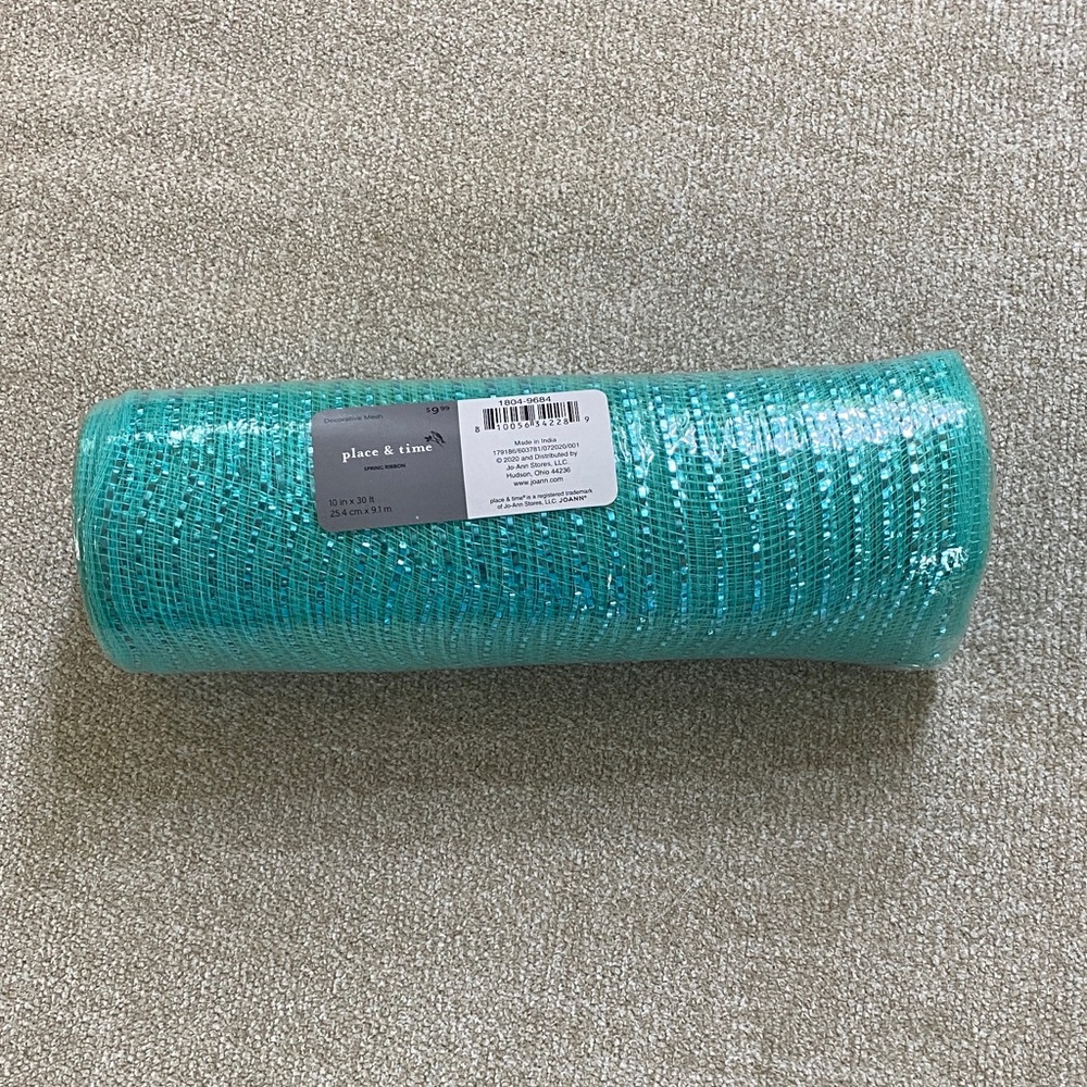 NWT 10in. x 30ft. Place & Time Teal Decorative Mesh Roll for Party Decor